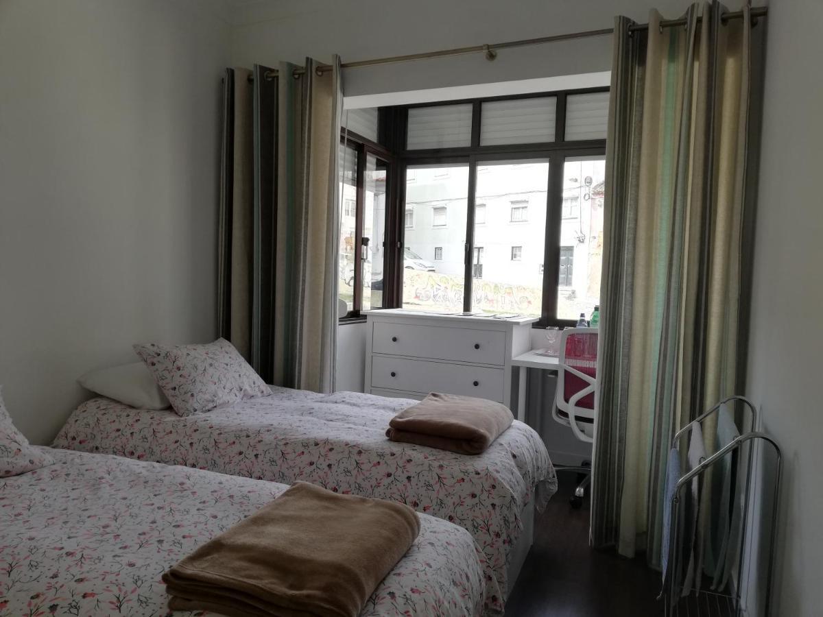 Anthony'S Place Almada Esterno foto