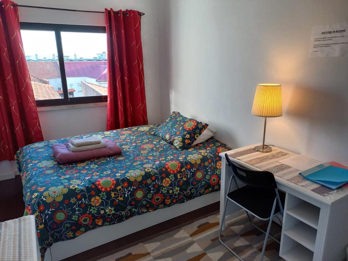 Anthony'S Place Almada Esterno foto