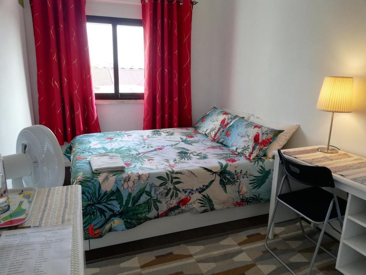Anthony'S Place Almada Esterno foto