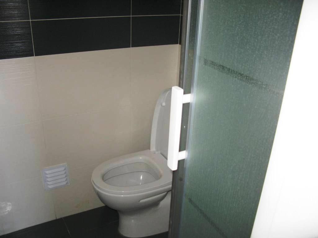 Anthony'S Place Almada Esterno foto
