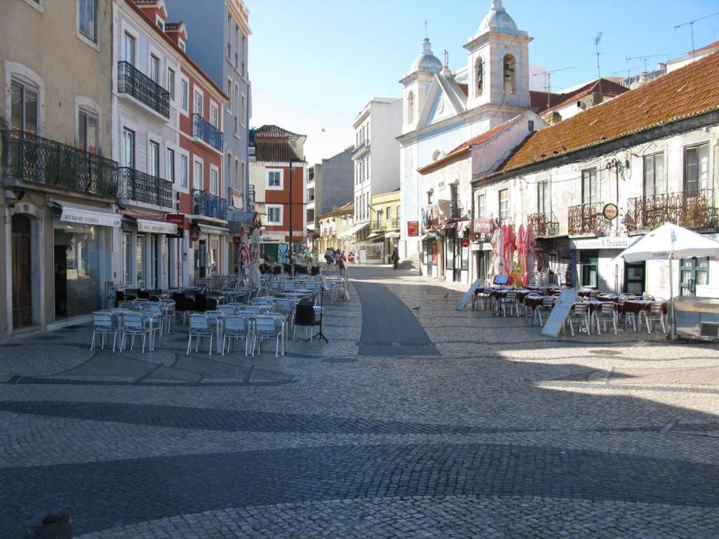 Anthony'S Place Almada Esterno foto