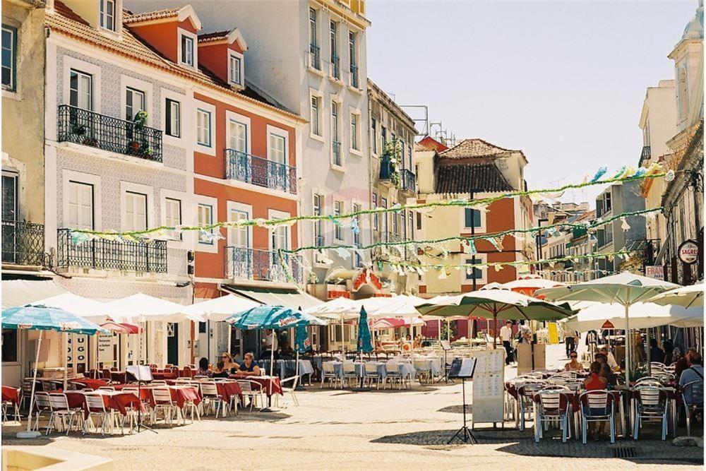 Anthony'S Place Almada Esterno foto